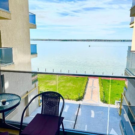 Kitty Studio Sunset Lake Apartment Mamaia Exterior foto