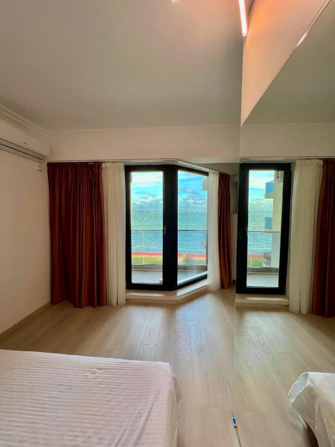 Kitty Studio Sunset Lake Apartment Mamaia Exterior foto