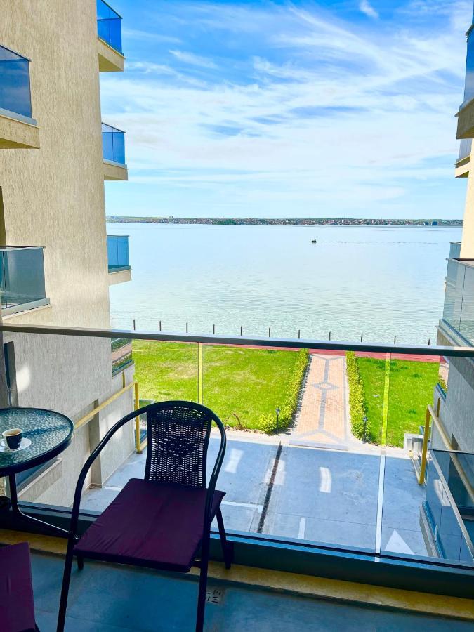 Kitty Studio Sunset Lake Apartment Mamaia Exterior foto