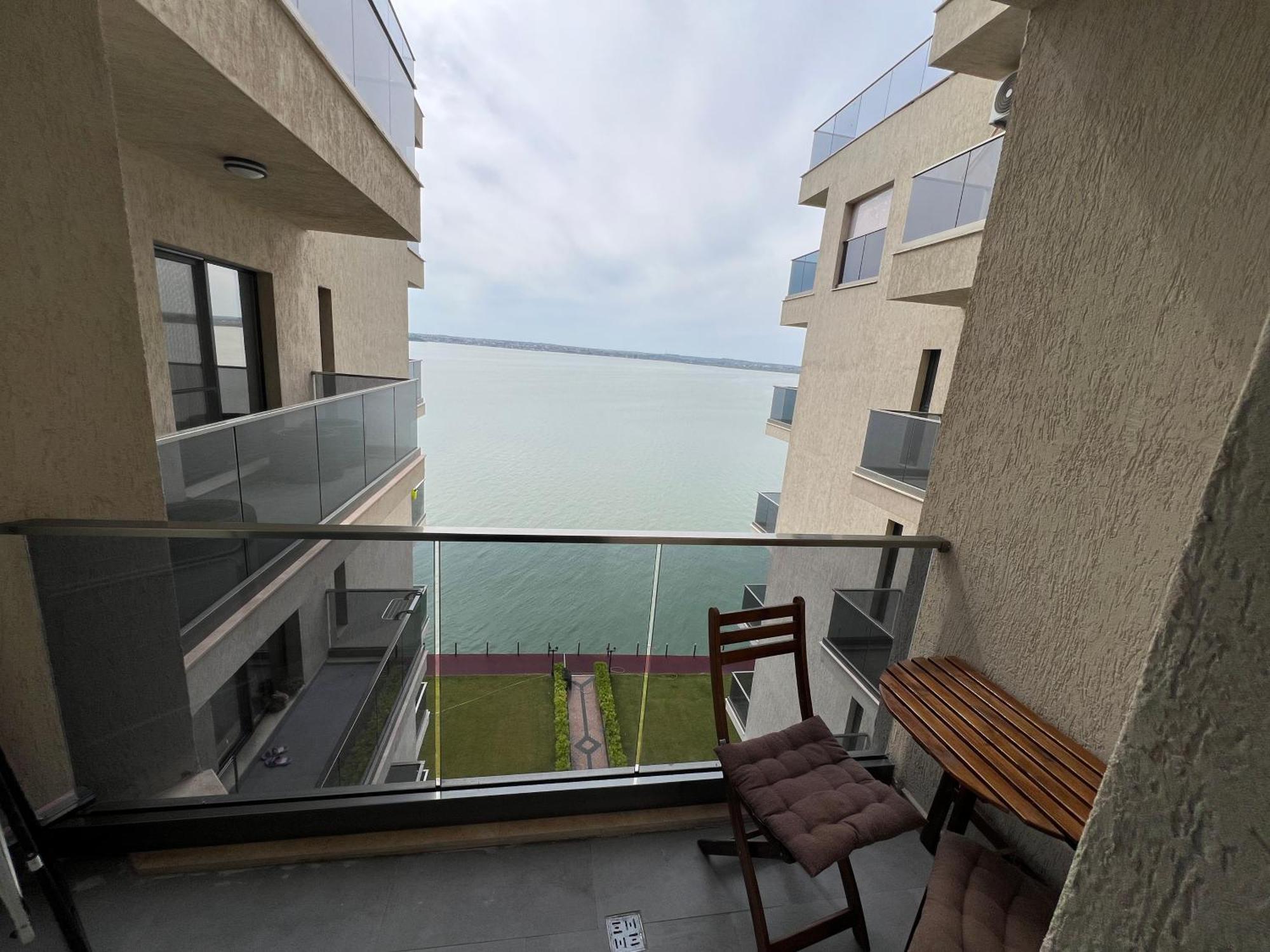 Kitty Studio Sunset Lake Apartment Mamaia Exterior foto