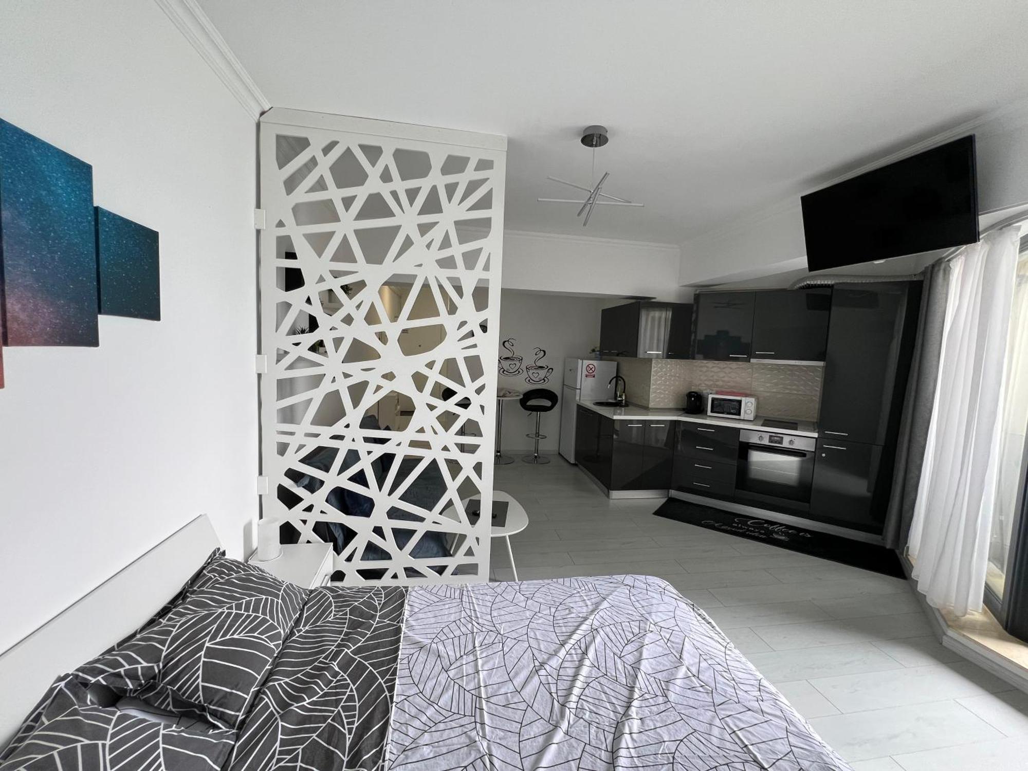 Kitty Studio Sunset Lake Apartment Mamaia Exterior foto